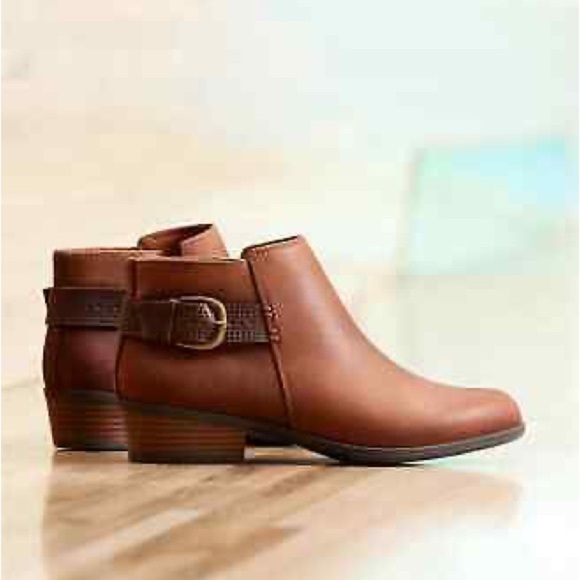 Clarks Collection Women's Brown Addiy Kara Booties! - Picture 7 of 8